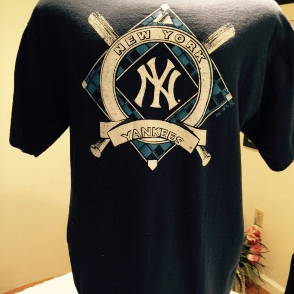 Yankee MLB NY s Men's Tshirt size Large navy